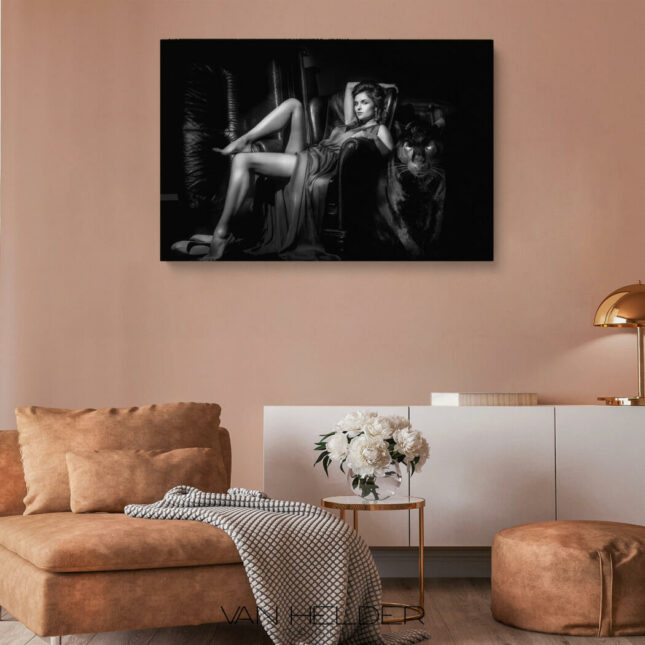 glasschilderij-vrouw-panter-woonkamer glasschilderij-vrouw-panter-woonkamer