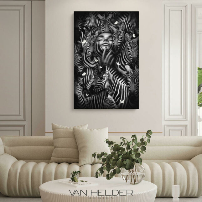 glasschilderij-vrouw-zebra-woonkamer glasschilderij-vrouw-zebra-woonkamer